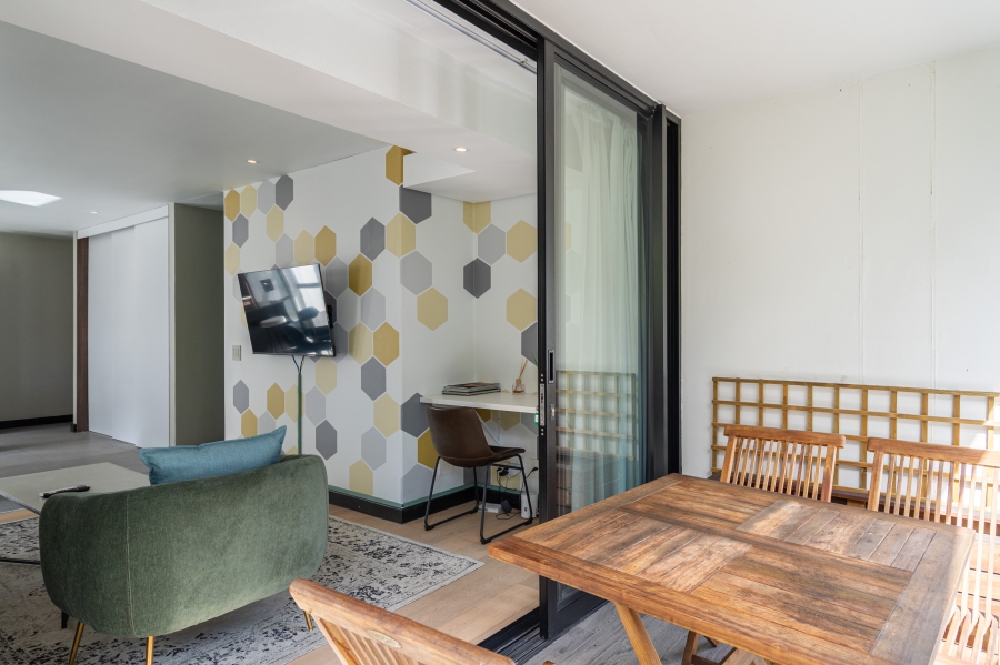 2 Bedroom Property for Sale in Sea Point Western Cape